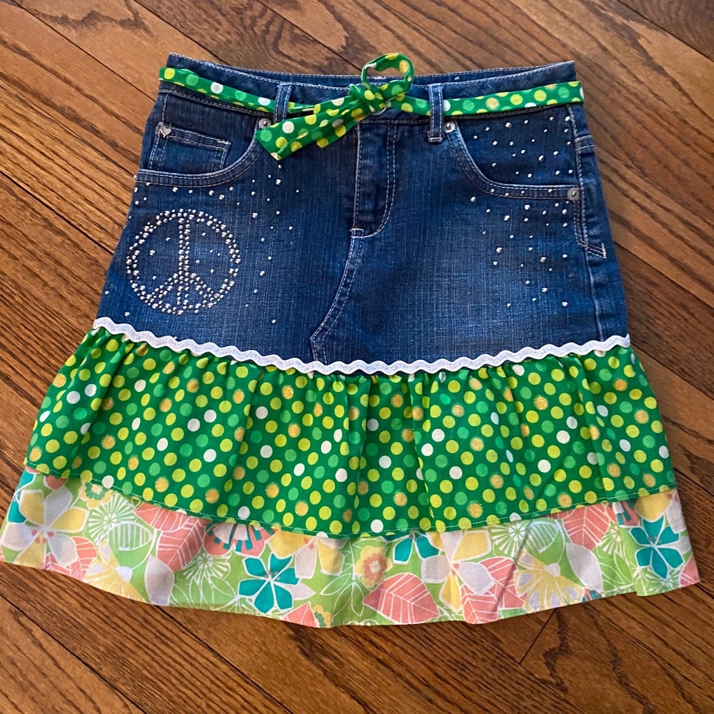 Justice Denim Jean Mini Skirt, Teen Girls' Size 10. Blue and Green Peace Decor